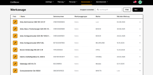 Liste der Werkzeuge in Craftboxx mit Seriennummer, Marke und nächstem Wartungstermin.